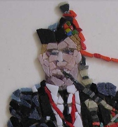 THE BAGPIPER       2004(M-69) 3